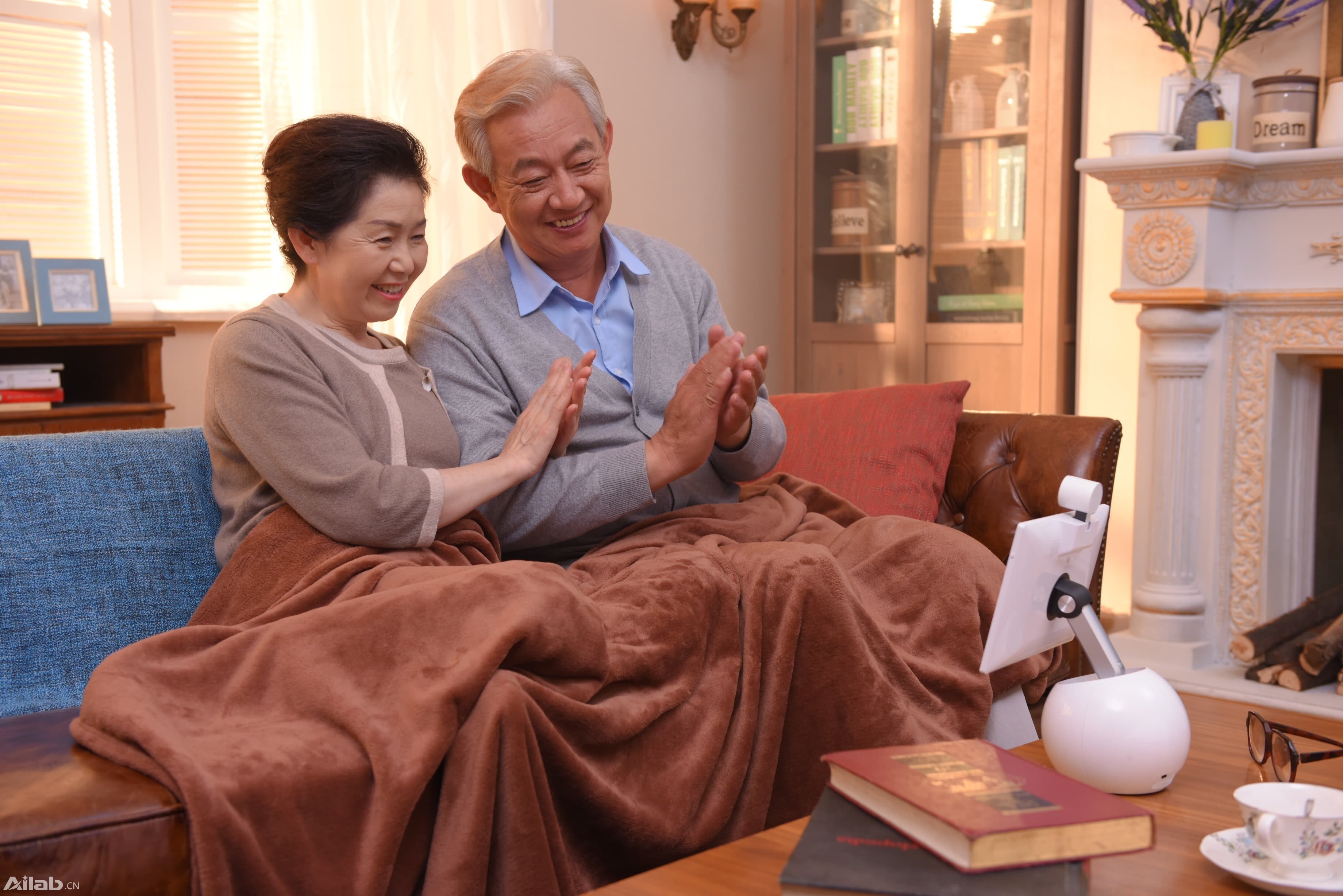 中国老龄化社会进程加速，智慧养老市场潜力无限